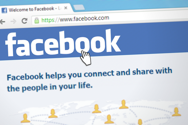 Facebookは歯科集患に有効